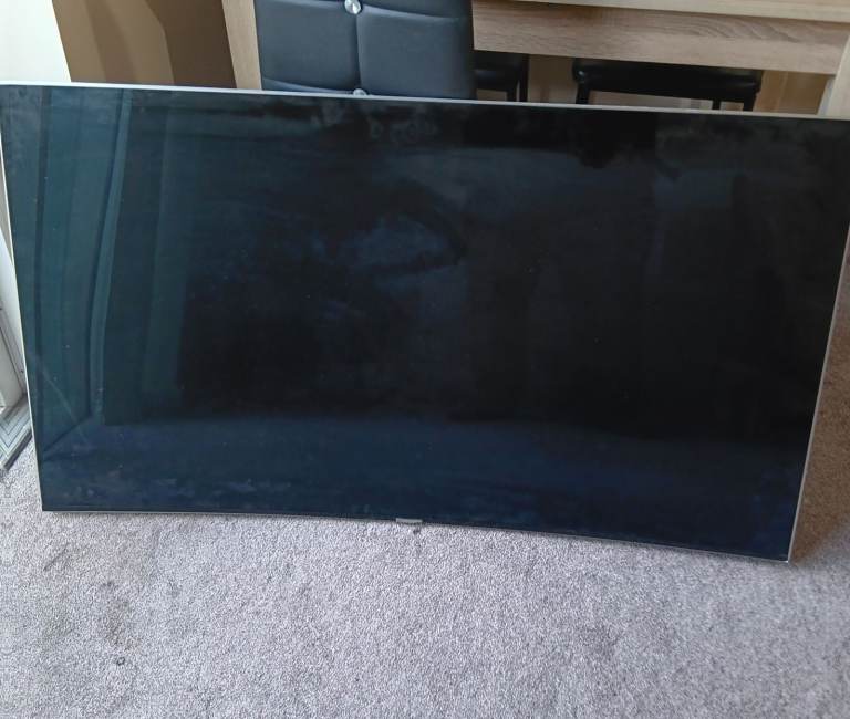 Samsung Curved Smart TV – Good Working Order