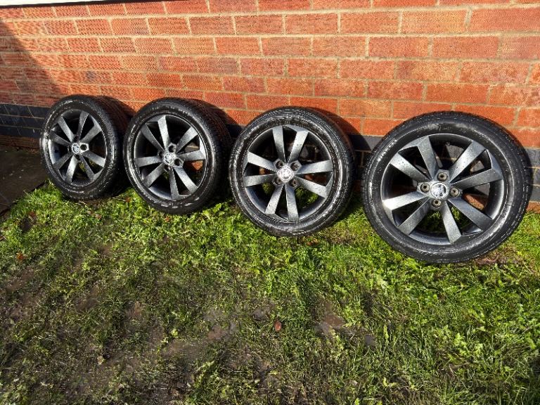 15 inch 4x100 Skoda Alloy wheels