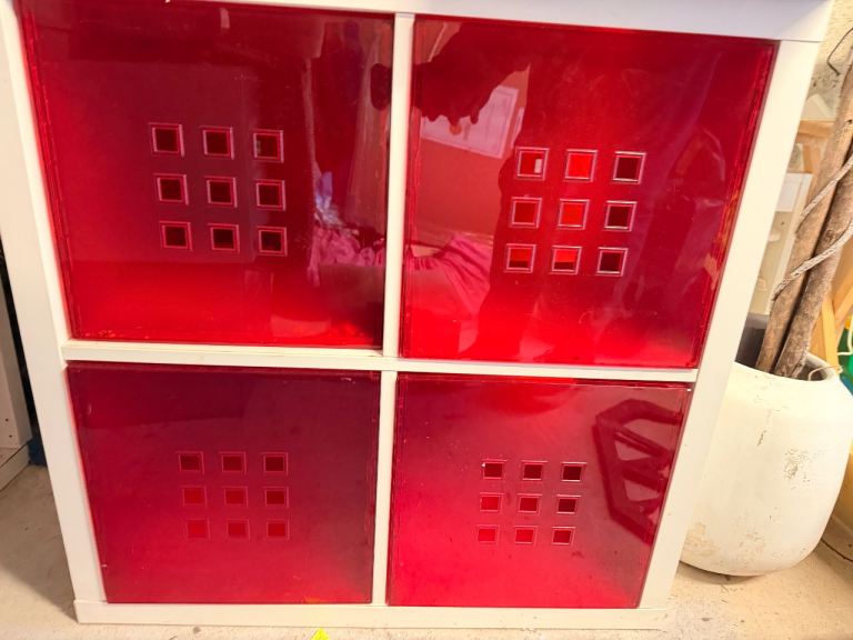 IKEA Kallax 4 unit & boxes **GOnE SUBJECT TO cOLLECTIOn**