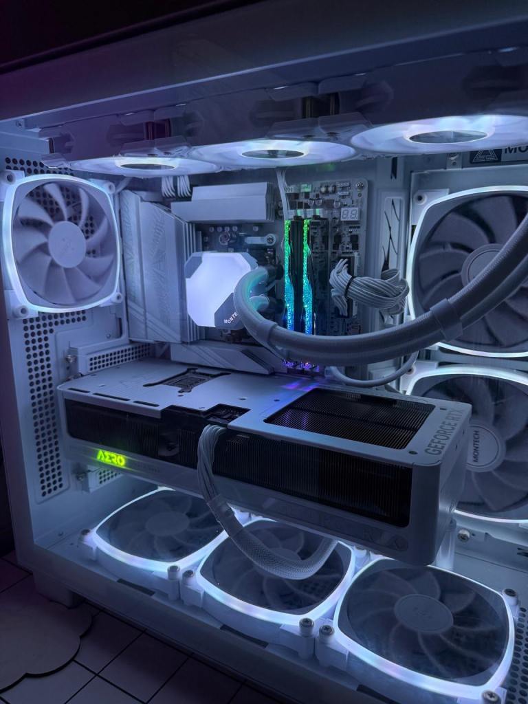 Rtx 5070ti gaming pc all white build 