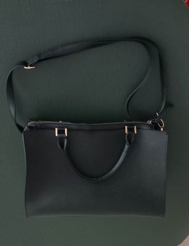 Primark Black Shoulder/Hand Bag. 