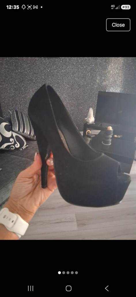 Black Suede Peep-Toe Platform Heels – Good Condition