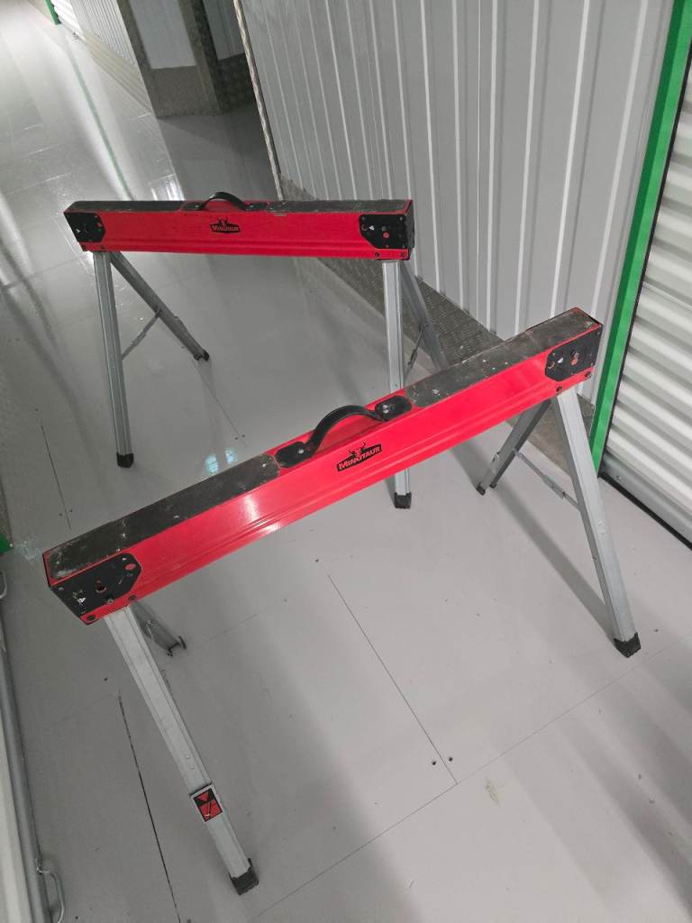 Folding saw horses 
