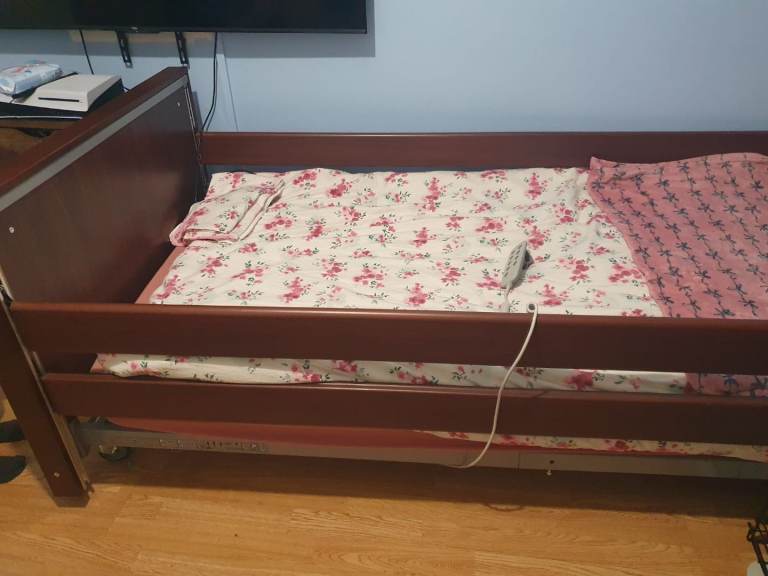 Nursing electric bed
