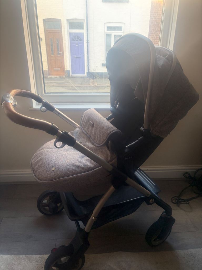 Silver cross stroller (pram can also go back) 