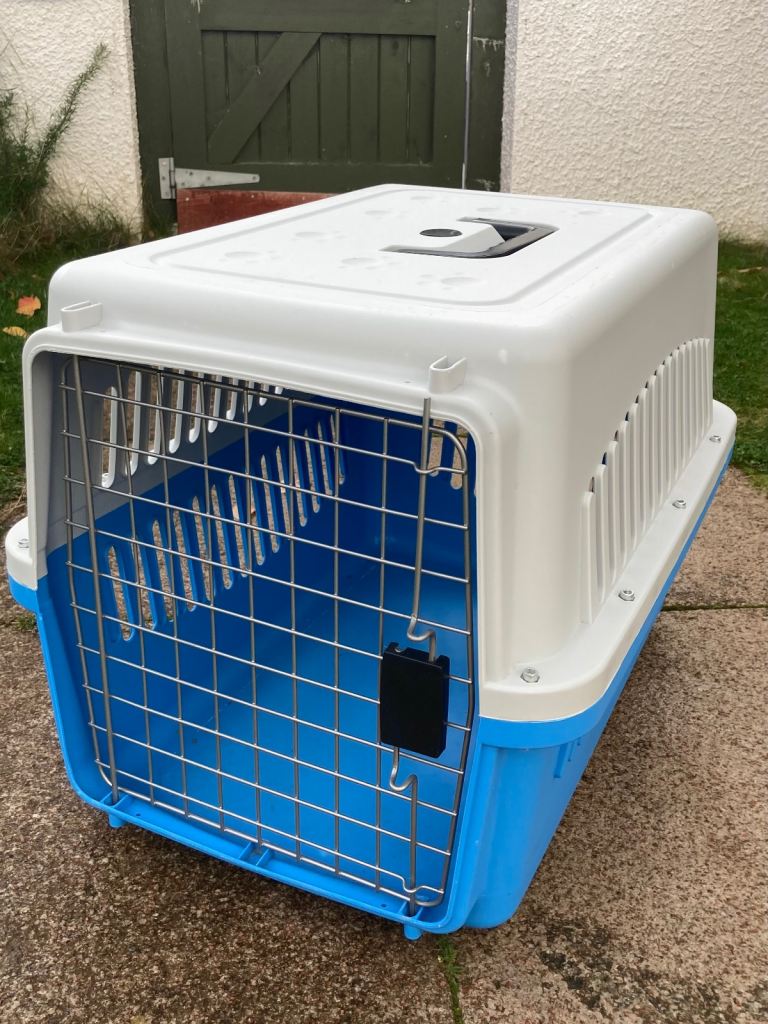 Pet carrier / crate