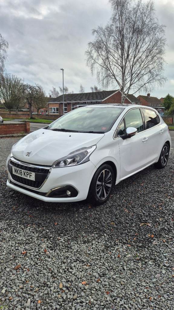 Peugeot, 208, Hatchback, 2018, Manual, 1199 (cc), 5 doors