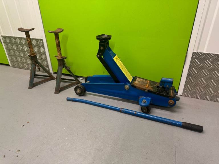 image for Master Mechanic TJ4000 Two 2 Tonne Ton Trolley Jack and Pair of Axle Stands - 39cm lift