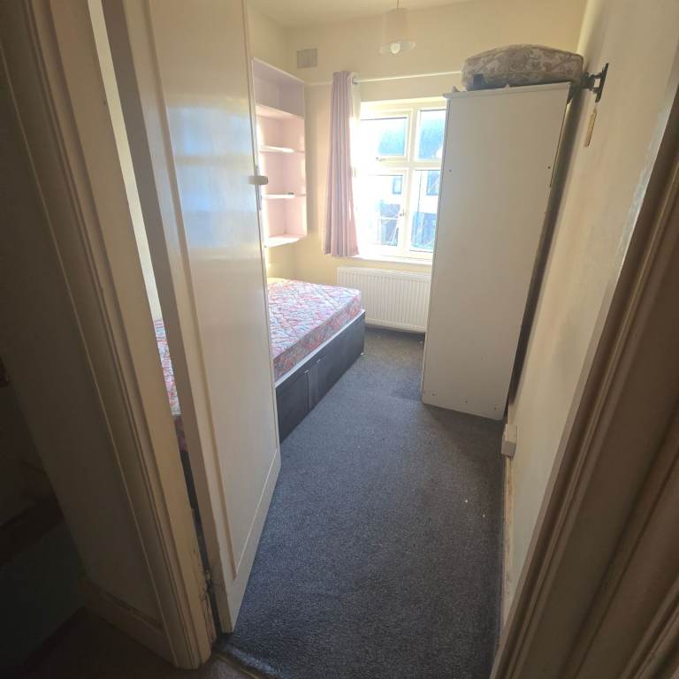 Box room for rent 