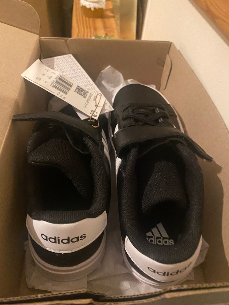 Adidas boys trainers 