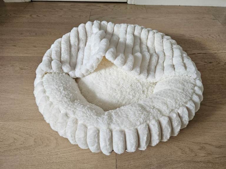 COZY KISS Cat Bed with Blanket/Hood 58x58x15cm