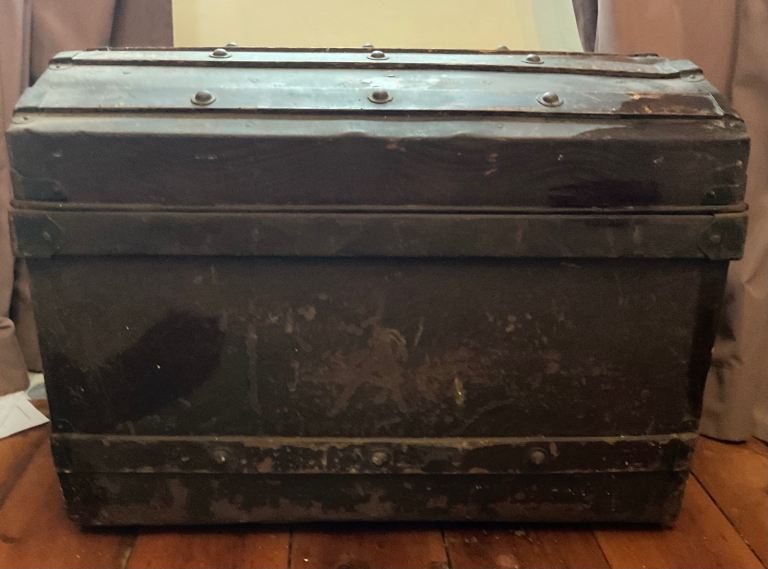 Metal chest trunk 