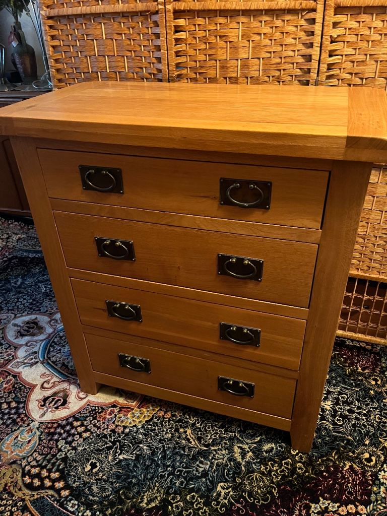 Oak Chests of Drawers 