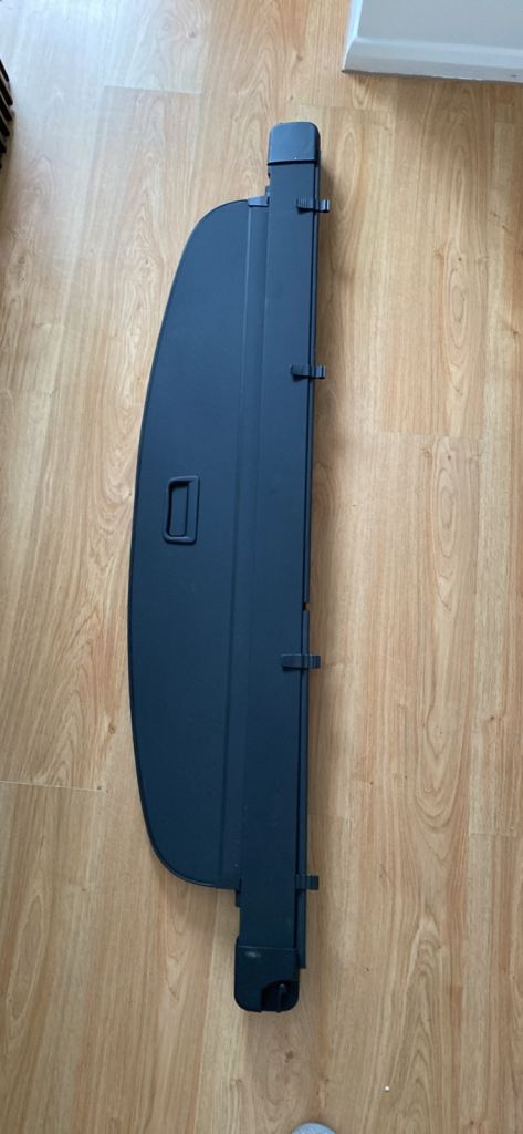 Genuine Audi Q7 retractable parcel shelf