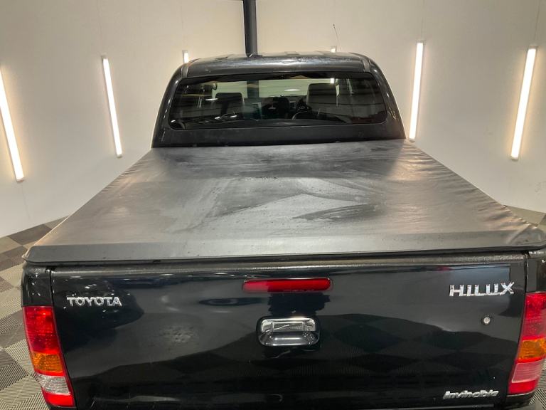 2011 Toyota Hilux 3.0 D-4D Invincible Pickup 4dr Diesel Auto 4WD (227 g/km, 171 bhp) Pick Up Dies...
