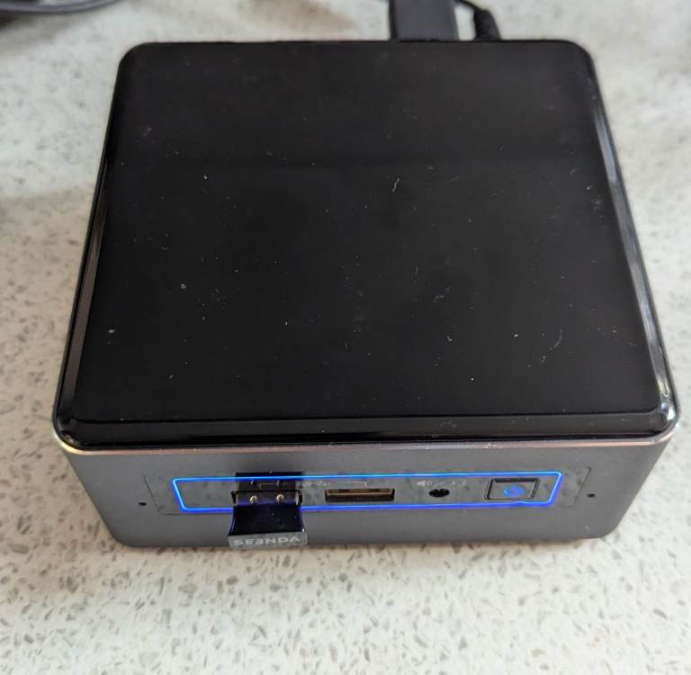 Nuc i7 8gb 250gb ssd