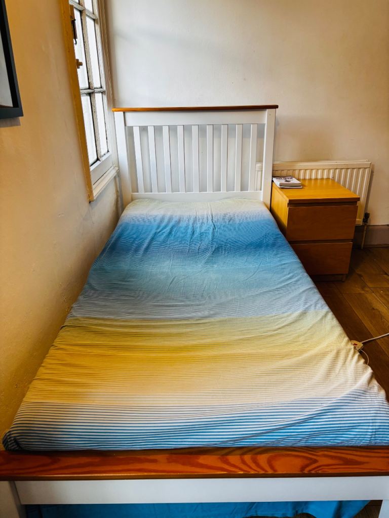Single Bed, Mattress & Side Table for sale – £40 Cambridge)