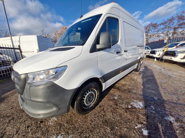 MERCEDES-BENZ SPRINTER 2.0 315 CDI Progressive RWD 2800kg Towing 2022
