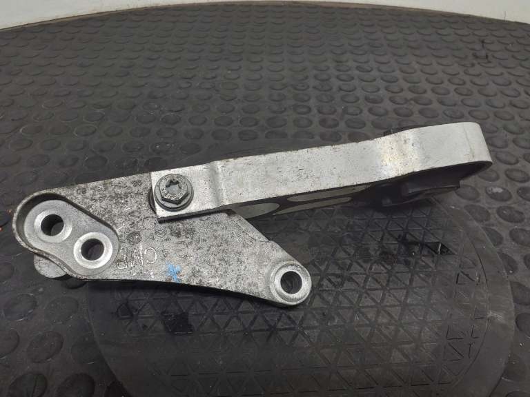 Peugeot 208 Engine Mount 2020-2024 9826527880