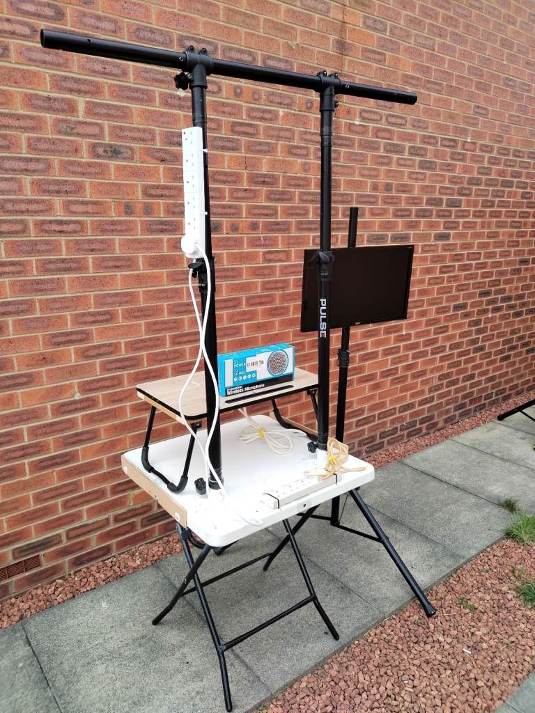 Dj Disco Booth 4ft Light Bar, Karaoke Monitor plus Microphone Set. Barging Job Lot