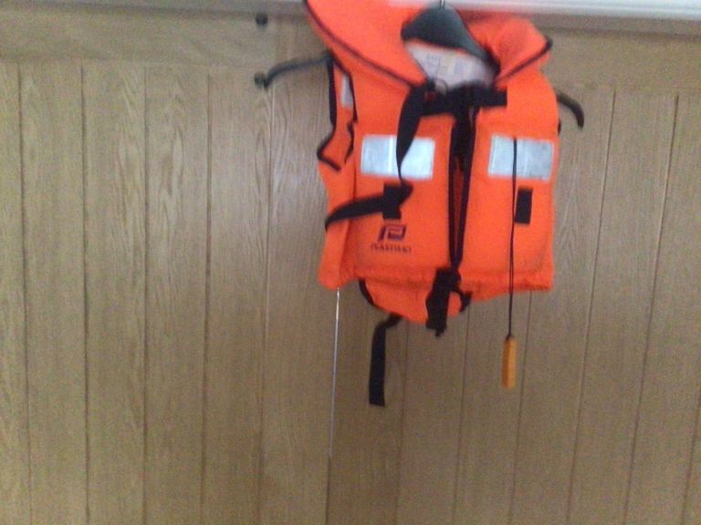 Children’s life jackets / buoyancy aids