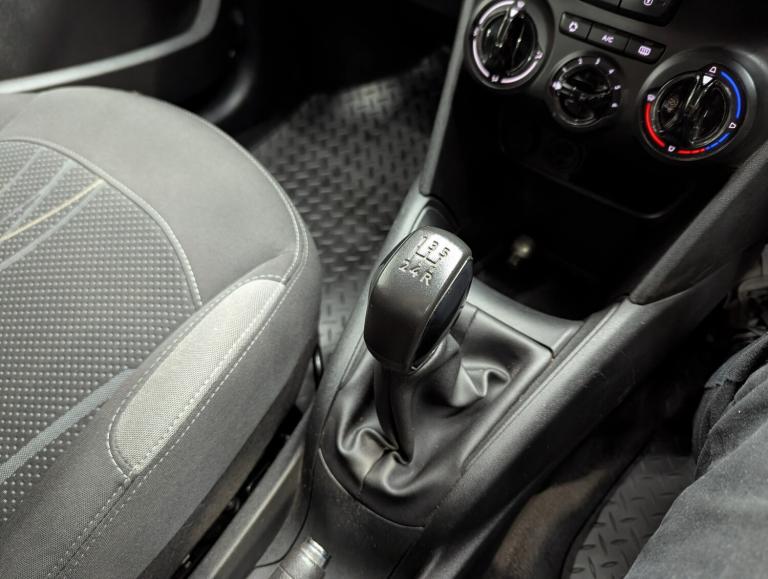 2015 Peugeot 208 1.2 VTi Active 5dr HATCHBACK Petrol Manual