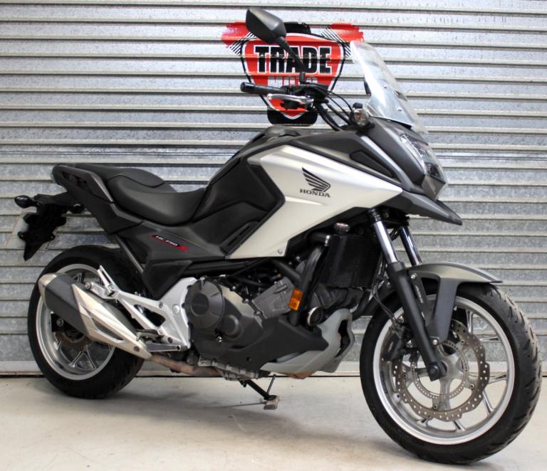 2018 18 HONDA NC750X NC 750 XA-J ABS TRADE SALE 26K SILVER HPI CLEAR NEW MOT