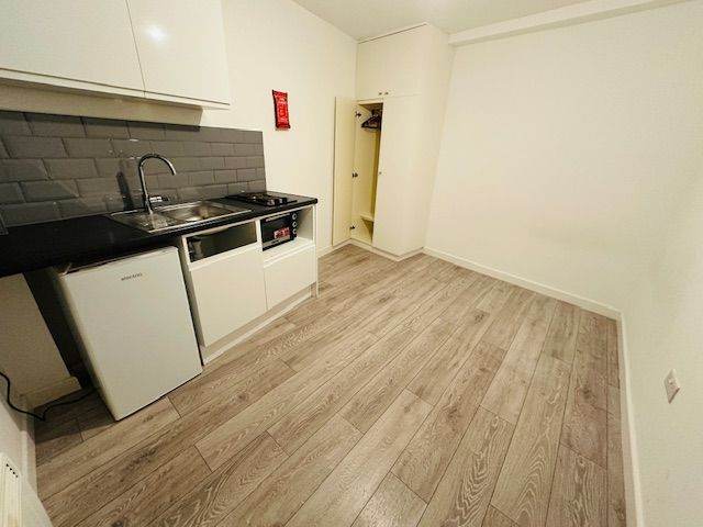 image for Studio flat available to rent in Ruislip - Victoria Road