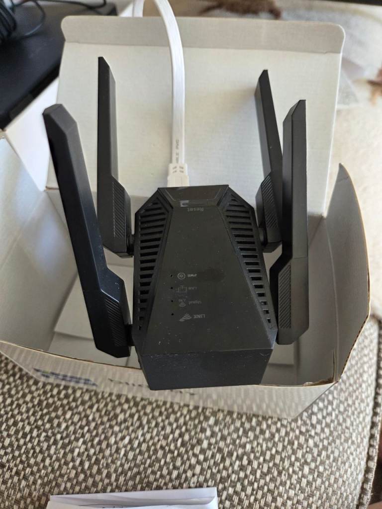 TP-Link RE650 AC2600 Wi-Fi Range Extender – As Good As New