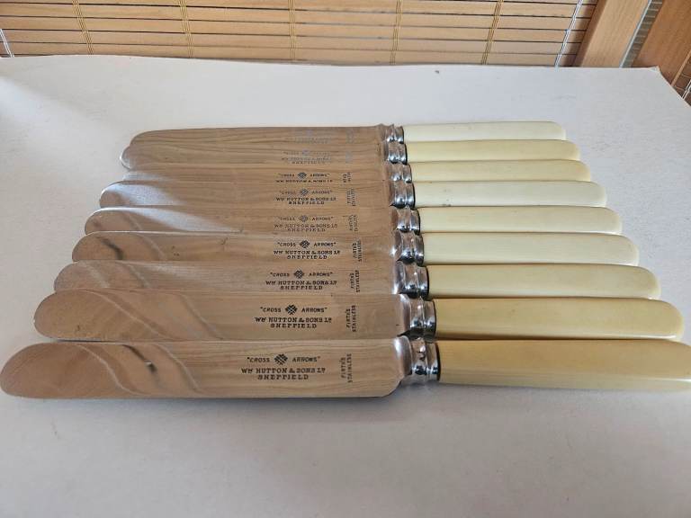 Different types and sets of Knives