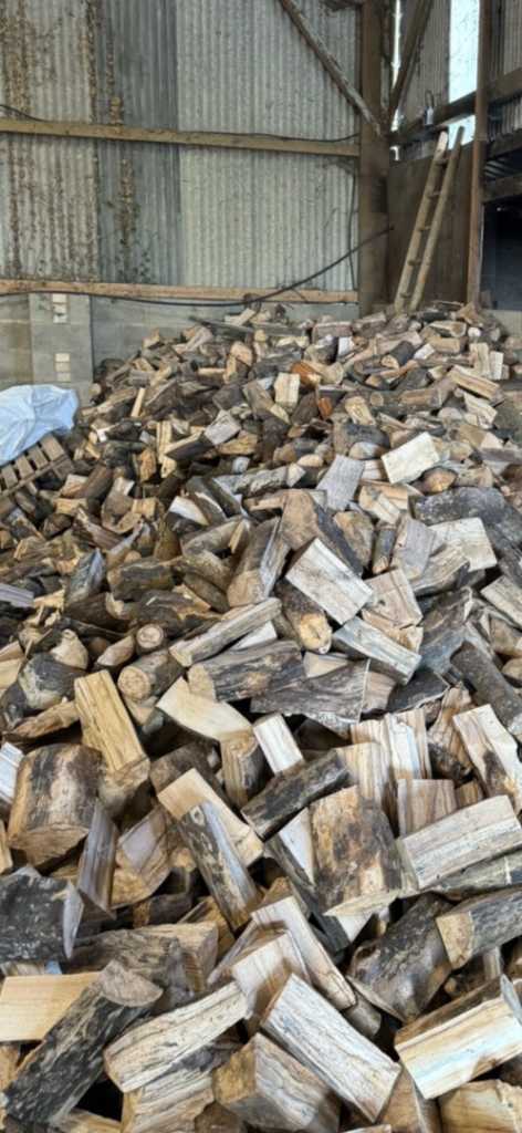 Seasoned firewood 