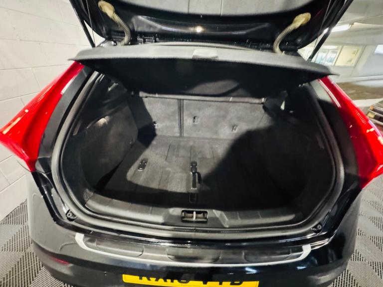 2019 Volvo V40 Cross Country 1.5 T3 Edition Auto Euro 6 (s/s) 5dr HATCHBACK Petrol Automatic