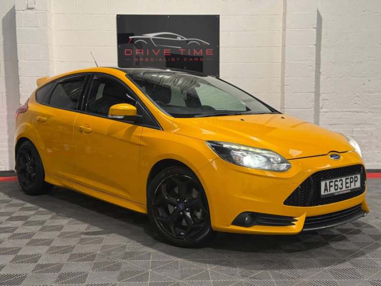 Ford Focus 2.0T EcoBoost ST-3 Euro 5 (s/s) 5dr Petrol Manual