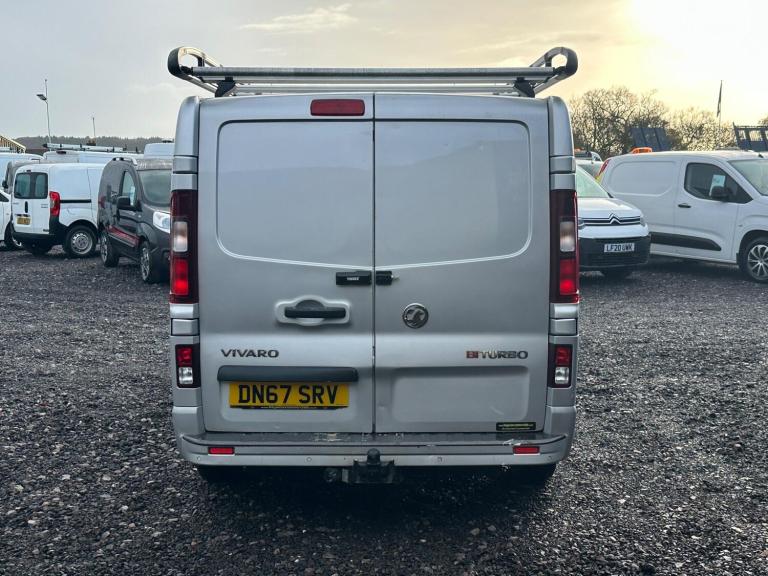 2017 Vauxhall Vivaro 1.6 CDTi 2900 BiTurbo ecoTEC Sportive Crew Van L2 H1 Euro 6 (s/s) 5dr (6 Se ...