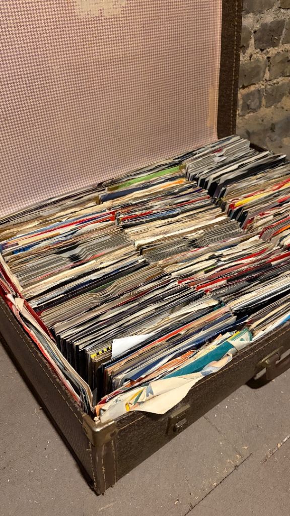 Job Lot 7" Vinyl 200+ records.