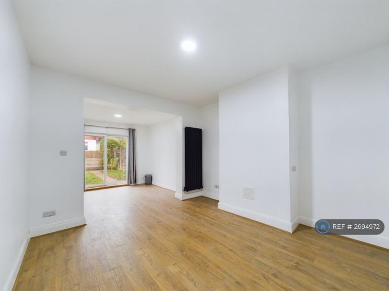 4 bedroom house in Moseley Road, Levenshulme, Manchester, M19 (4 bed) (#2694972)