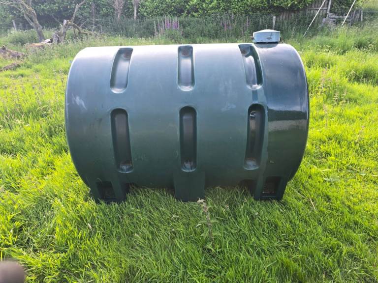 Oil tank 1000 litre plus 