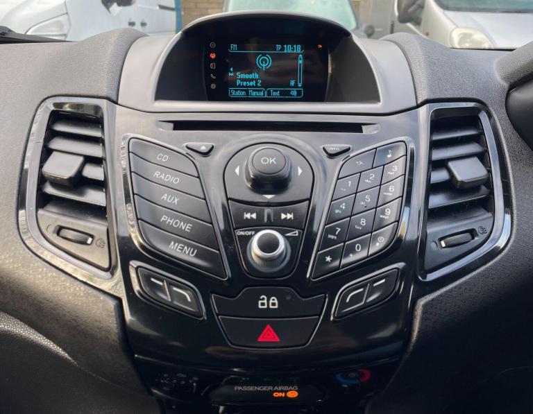 2014 Ford Fiesta 1.25 Zetec Hatchback 3dr Petrol Manual Euro 5 (82 ps) HATCHBACK Petrol Manual