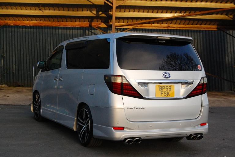 TOYOTA ALPHARD 240X Silver Auto Petrol 2009