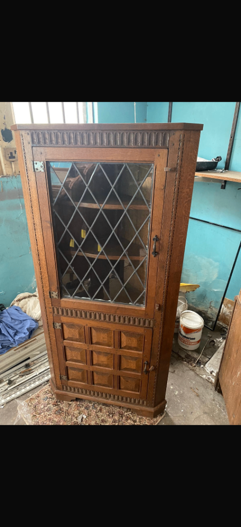 Lovely Old Oak Corner Cabinet with Leaded Glass