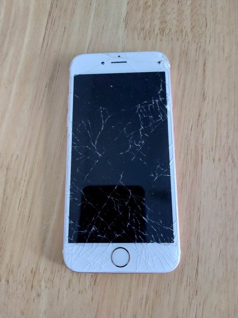 Apple iPhone 6s – Rose Gold, Cracked Screen spares or repairs.