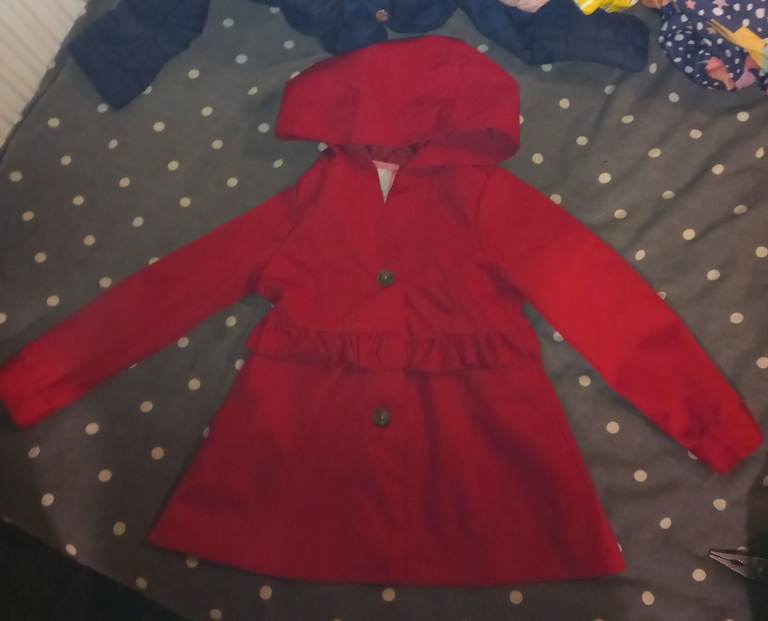Girls coat in red age 4
