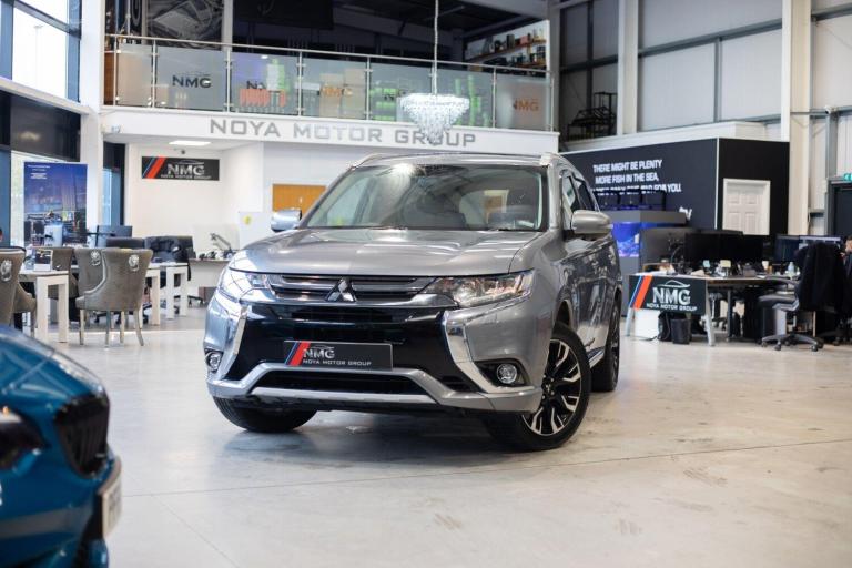 2017 Mitsubishi Outlander 2.0h 12kWh 4h SUV 5dr Petrol Plug-in Hybrid CVT 4WD Euro 6 (s/s) (200 p...
