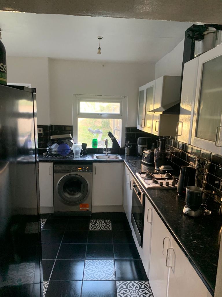 One Double bedroom fully furnished. Including bills £1800pcm