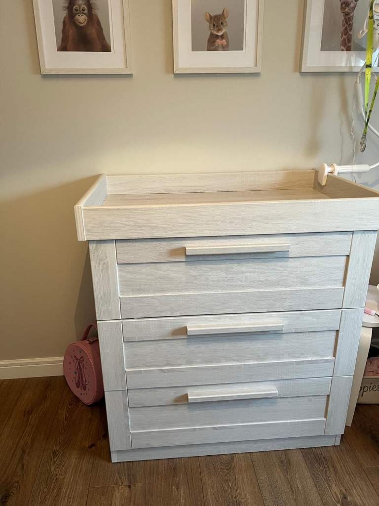 Mamas and Papas Chest of drawers 
