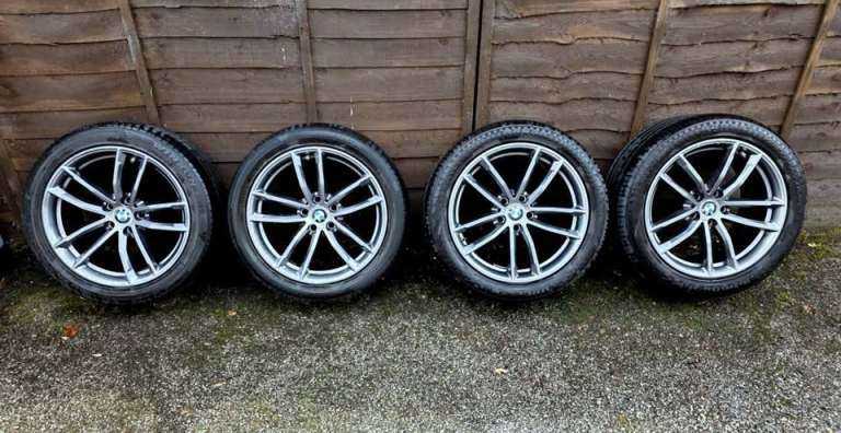 Genuine Bmw 662m 18 inch Alloys wheels mint