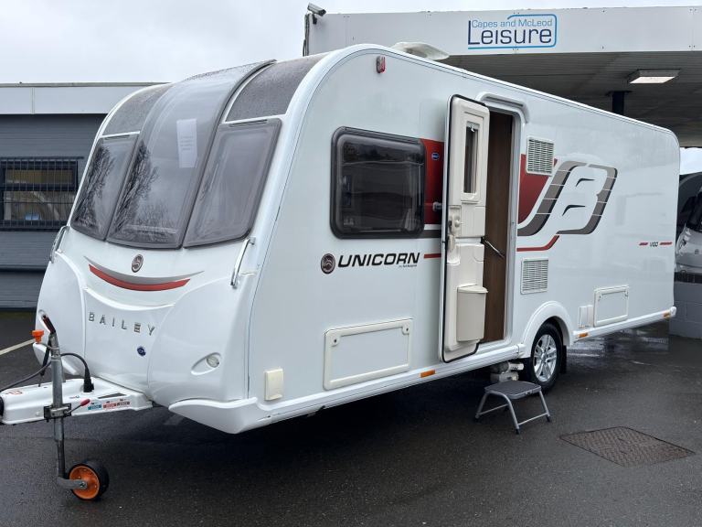 2016 Bailey Unicorn Vigo (Transverse Island Fixed Bed) ALDE, Motor Mover