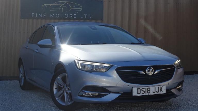 VAUXHALL INSIGNIA 1.6 Turbo D ecoTEC BlueInjection SRi Nav Silver Manual Diesel