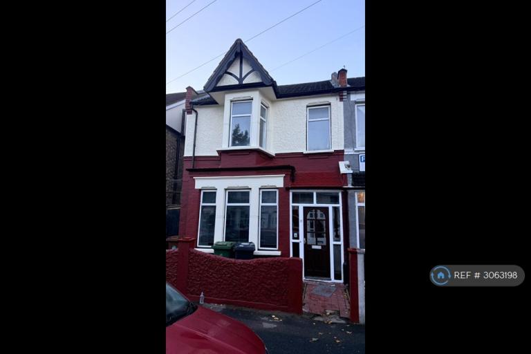 4 bedroom house in Belgrave Road, London, E10 (4 bed) (#3063198)