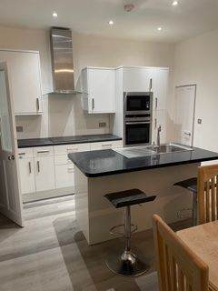 *HOUSE TO RENT* 3 Bedroom house  In Purfleet, Purfleet-on-Thames, Thurrock. Grays, Essex, Parking